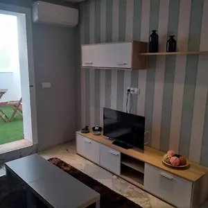 https://apartamentos-el-vestuario.hotelsincadiz.net